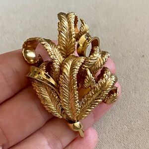 1965 Grosse Christian Dior Gold Tone Germany Curled Brooch